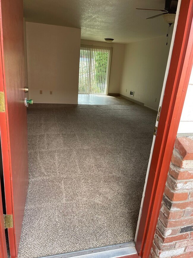 Photo - 027-Candalaria Plaza