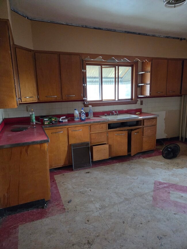 Building Photo - 325 Glenn St Rental