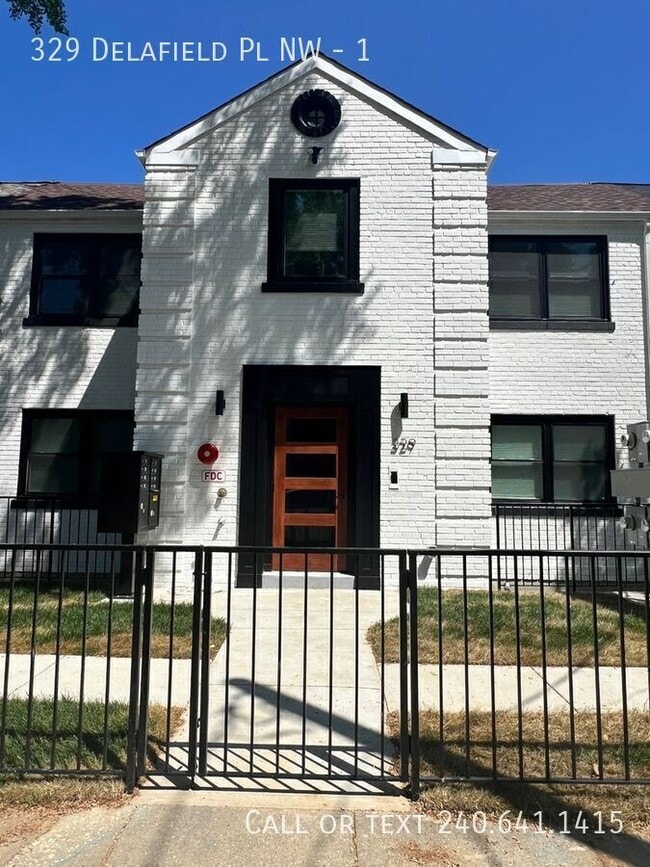 Building Photo - 329 Delafield Pl NW Unit 1