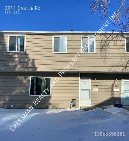 Building Photo - 3 Bedroom Townhouse near University