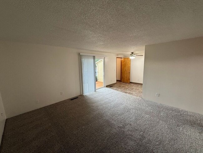 Photo - 653 Glen Creek Rd NW