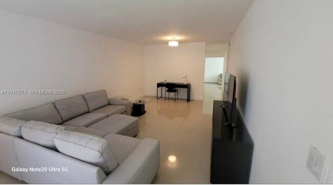 Photo - 2341 SW 17th Ave Unidad 2343