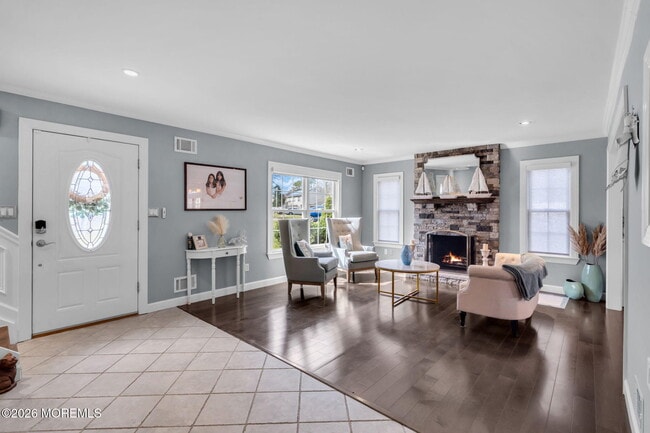 Photo - 375 Kildare Dr