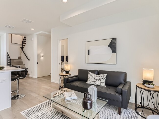 Photo - 1920 Hooker St