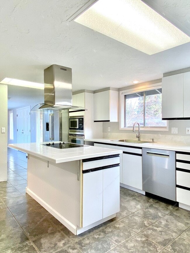 Photo - Mid-Century Modern Courtyard Gem in the Old Farm District