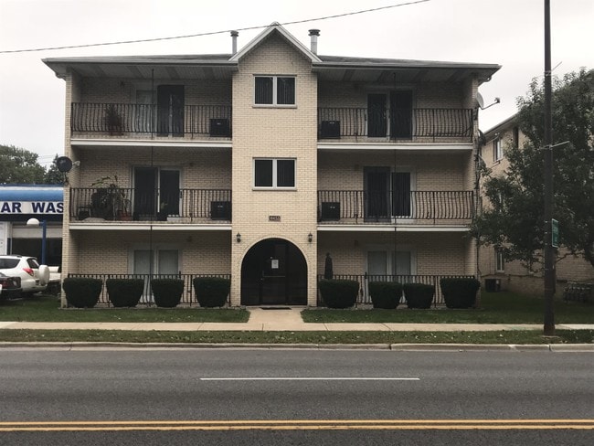 Photo - 4453 S Harlem Ave Unidad 2A