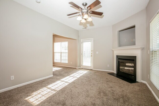 Photo - 4449 Snowcrest Ln House