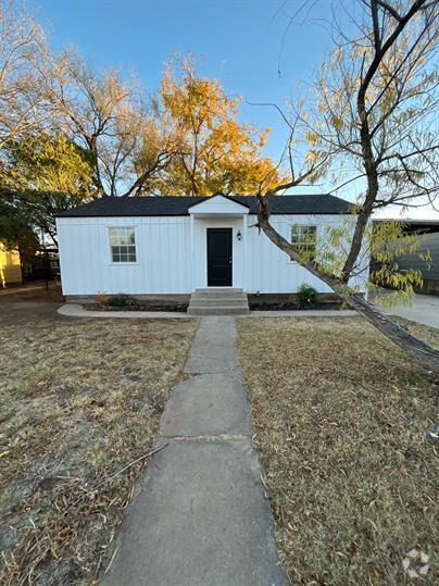 Building Photo - 2407 31st St Rental