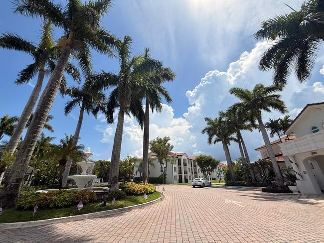 317 Villa Cir Unit 317