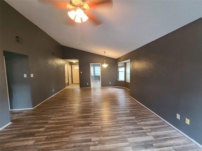 Photo - 2812 Goldbridge Dr