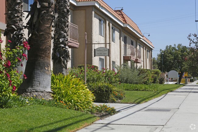 Southwest Pointe Apartments