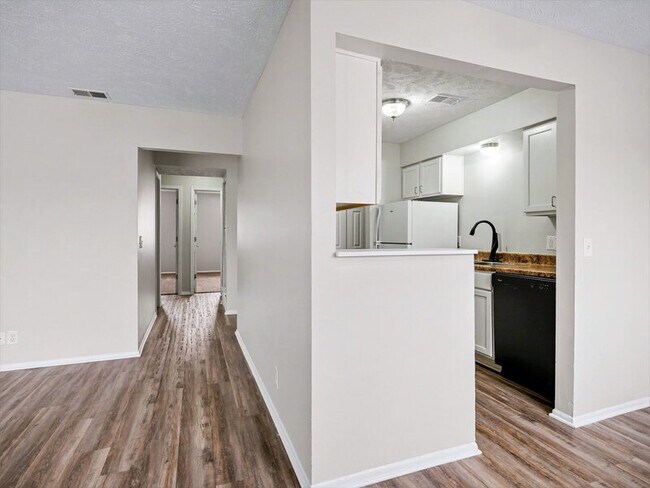 Photo - 11718 Arbor St Unit #2