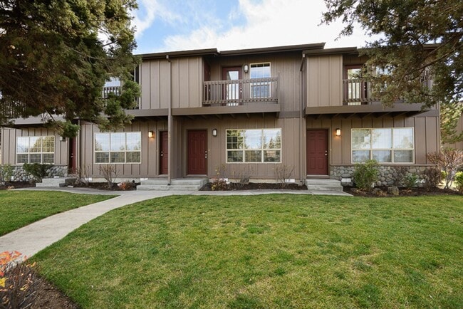 Building Photo - Conveniently Located 2 Bed/2.5 Bath Townhome with Garage - Near St. Charles Unit 2334 - 3