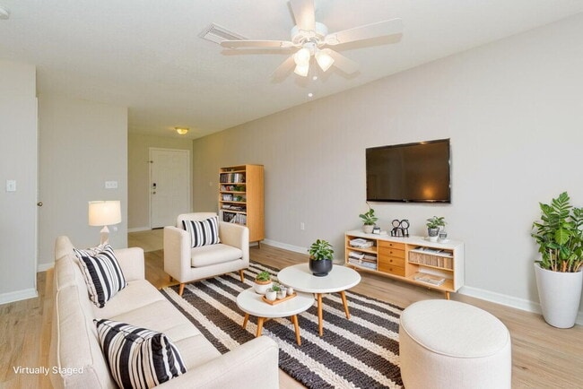 2438 Hibiscus Bay Ln