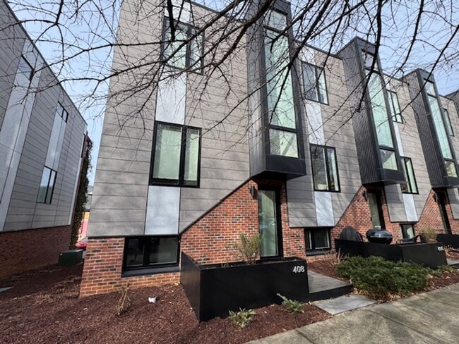 Building Photo - $500 off June! Call for details. Rental
