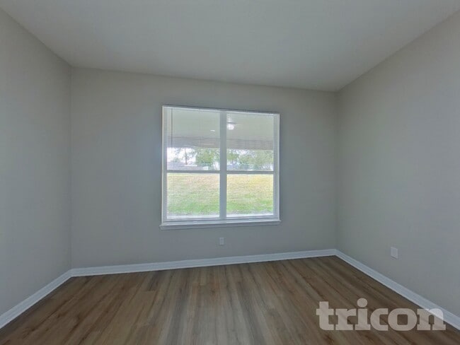 Photo - 3410 Starbird Dr