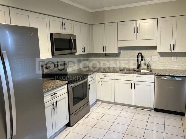 Photo - Beautiful 3 Bedroom 2.5 Bath Townhouse