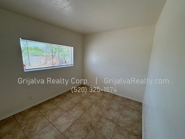 Photo - 2415 N Geronimo Ave Unit C