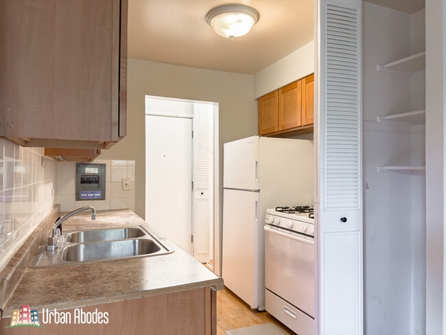 Photo - 510 W Briar Pl Unit M195