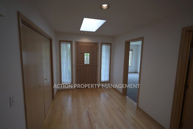 Photo - 2 bed + office, 2 bath, 2 car garage condo in Sunland