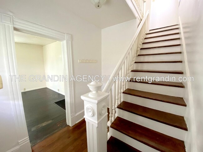 Photo - 909 13th St SE