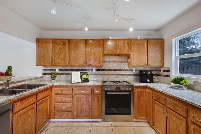 Photo - 8912 NE Russell St