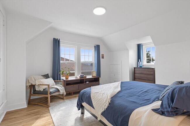 Photo - 7227 SE Hawthorne Blvd