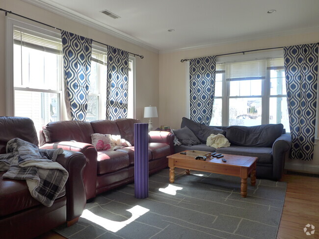 Building Photo - 9 Cygnet St Unit 1 Rental