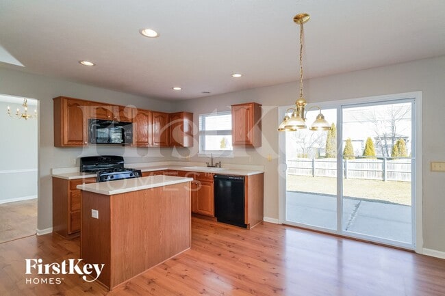 Photo - 694 Morgan Way