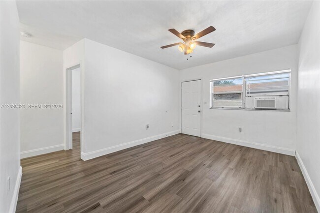 Photo - 15940 NE 19th Ct Unit 3