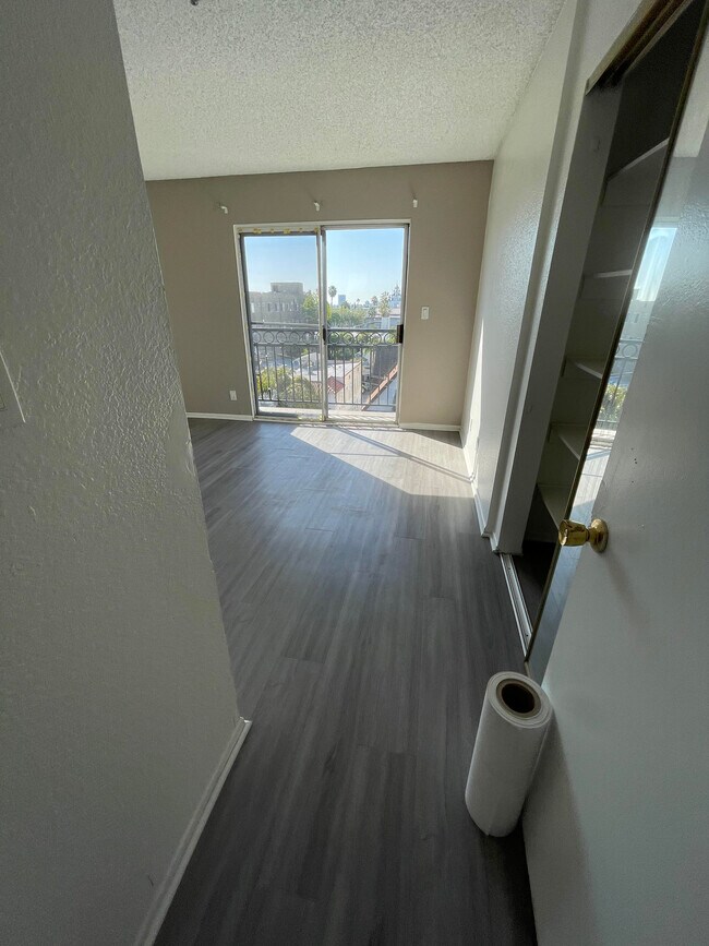 Photo - South Towers Harold Way