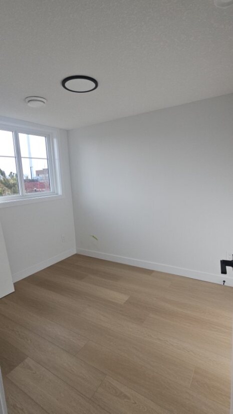 Photo - 18120-18128 28 Ave SW