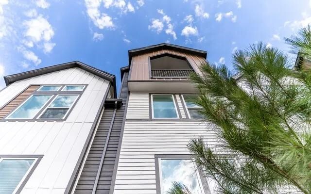 Building Photo - 3275 Summer St Unit 6101