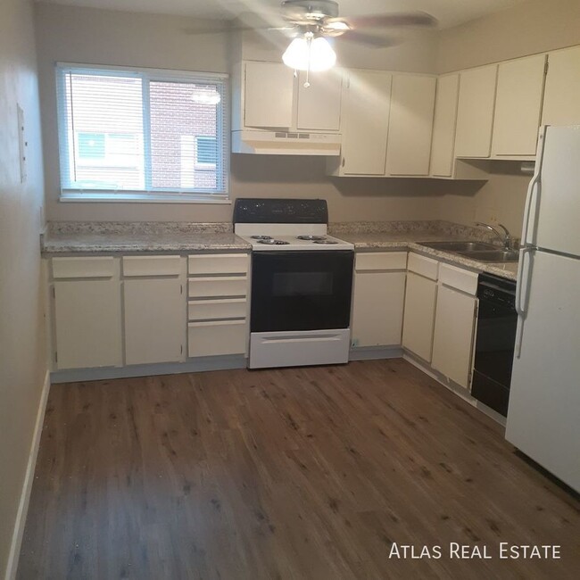 Free 50’ TV with Signed Lease - Free 50’ TV with Signed Lease Apartment Unit 4