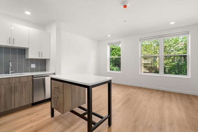 Building Photo - 34 Centre St Unit 306 Rental