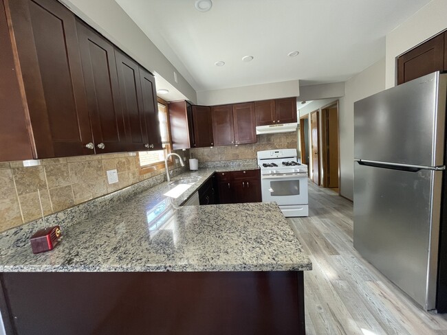 Photo - 3925 N Plainfield Ave