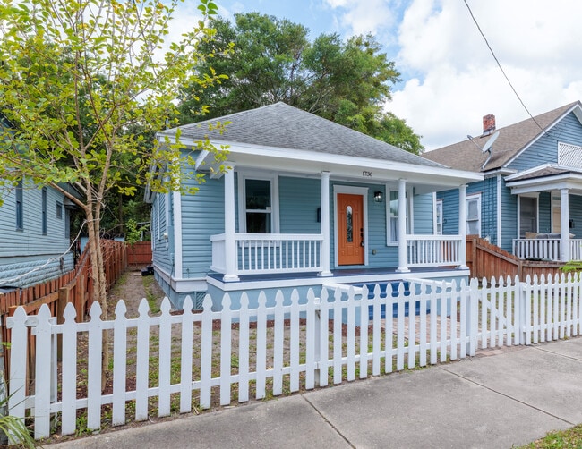 Photo - 1736 Ionia St