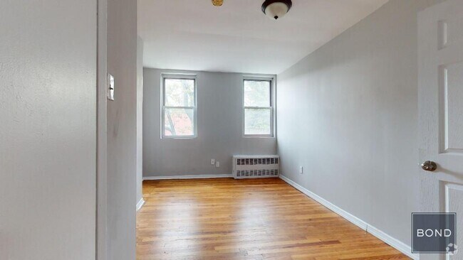 Building Photo - 354 E 19th St Unit 3 Rental