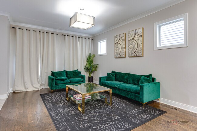 Photo - 3931 S Wells St