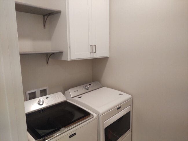 Photo - 1 Bedroom + Den 1.5 bath 2 Car Garage VIEWS & VIEWS!