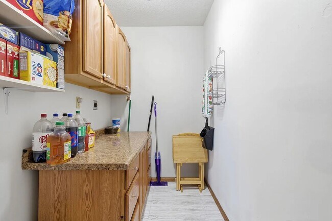 Photo - 705 Eastview Dr