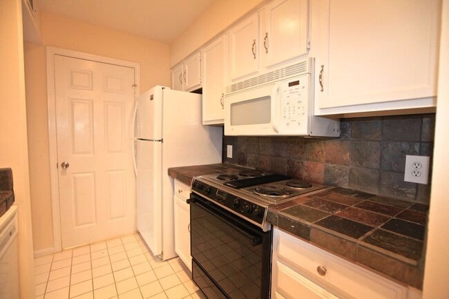 Photo - COMING SOON:2 bedroom townhome in Uptown Charlotte! Unit G