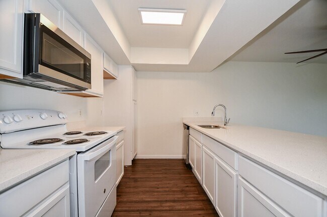 Photo - 2824 S Bartell Dr Unit 311