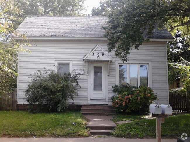 Building Photo - 509-509 1/2 Forest Street Unit 509 1/2 Forest Street Rental
