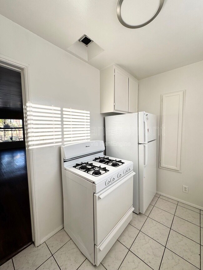 Photo - 7030 La Tijera Blvd Unidad 7030 1/2