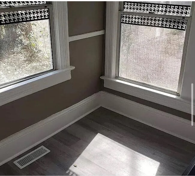 Photo - 131 Calloway Dr