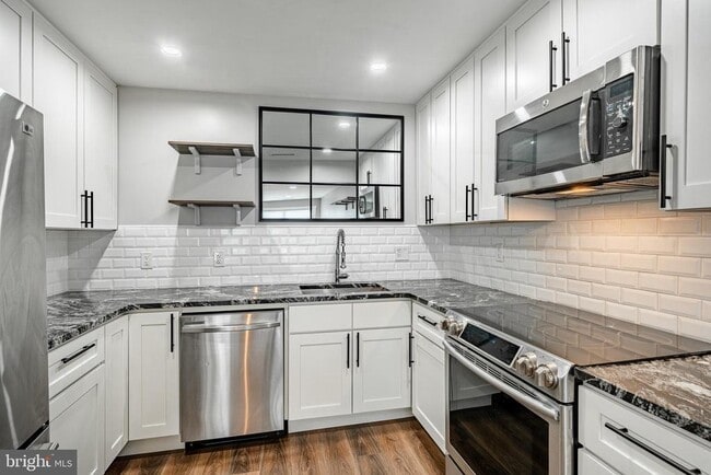 Photo - 239 Smallwood Ct