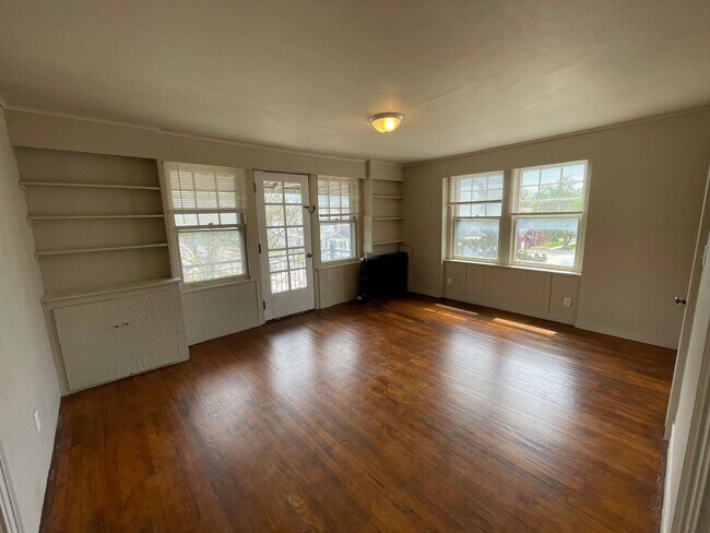 Photo - Rollins Apartments