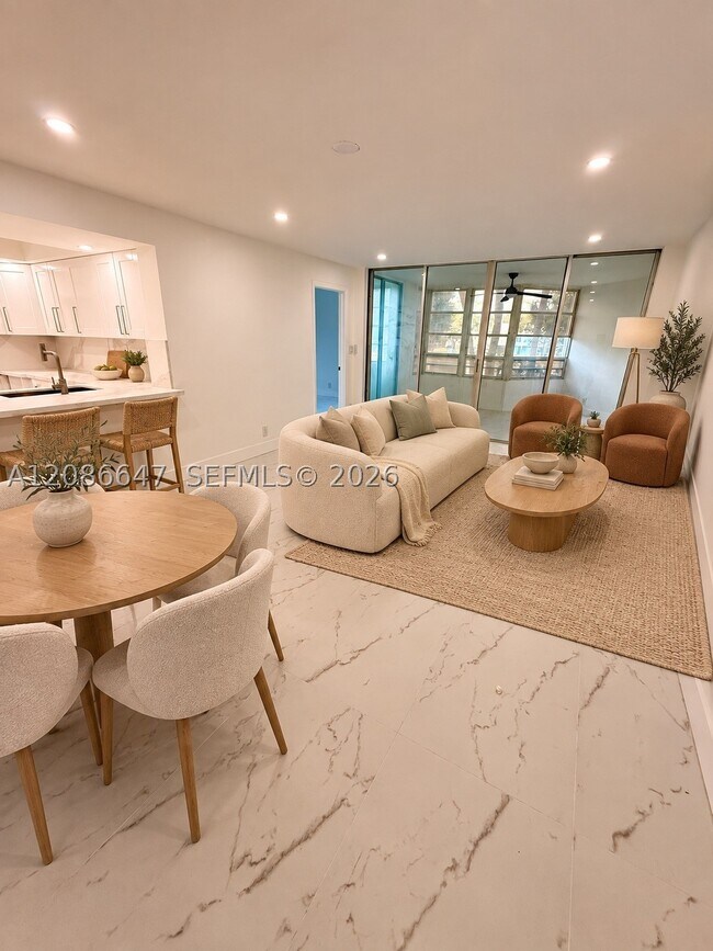Building Photo - 1811 Sabal Palm Dr Unit 202