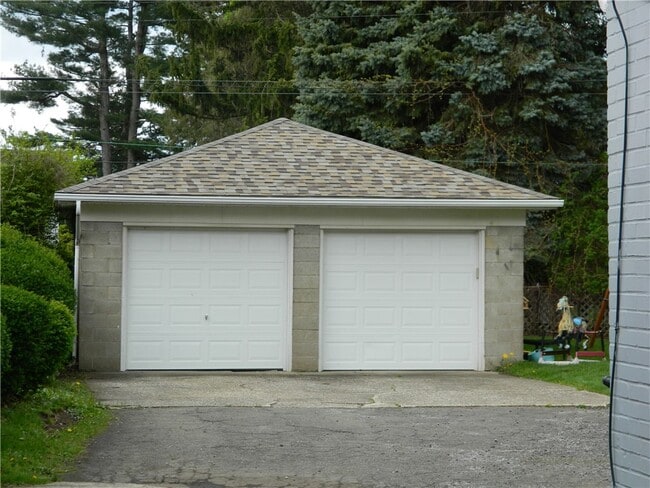 Photo - 1046 Grace St
